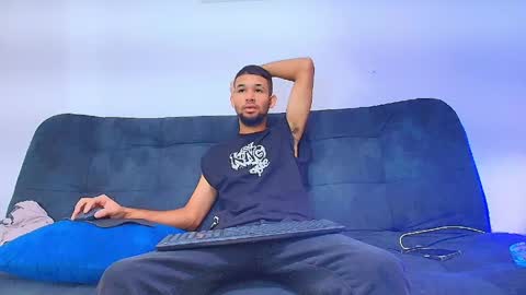 Snapshot of enyel_100 chatting on 2, 5, 2026 enyel_100 online show from 2, 5, 2026