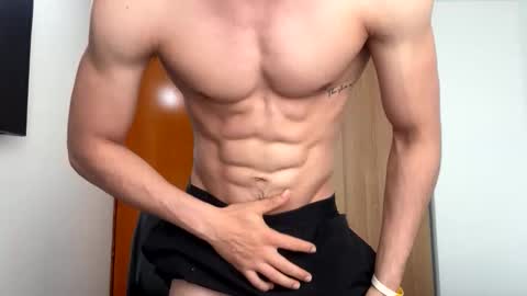 enzo_savage online show from 24, 2, 2026