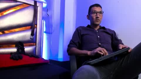 Snapshot of enzopratt chatting on 25, 2, 2025 Enzo Pratt online show from 25, 2, 2025