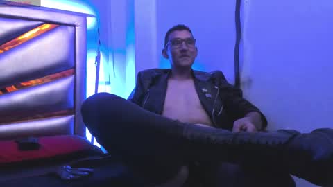 Snapshot of enzopratt chatting on 26, 2, 2025 Enzo Pratt online show from 26, 2, 2025