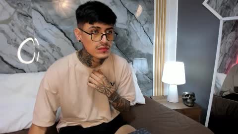 Snapshot of enzorodriguezz chatting on 22, 10, 2025 Enzo Rodriguez online show from 22, 10, 2025