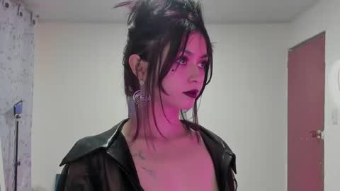 Snapshot of ephemeral_hot chatting on 27, 6, 2026 Leyla online show from 27, 6, 2026