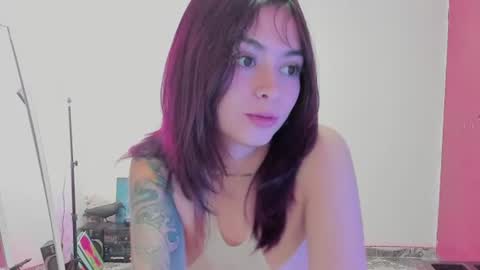 Snapshot of ephemeral_hot chatting on 8, 7, 2026 Leyla online show from 8, 7, 2026