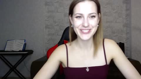 Snapshot of erdbeeren_mit_sahne chatting on 13, 11, 2025 Erdbeeren mit Sahne online show from 13, 11, 2025