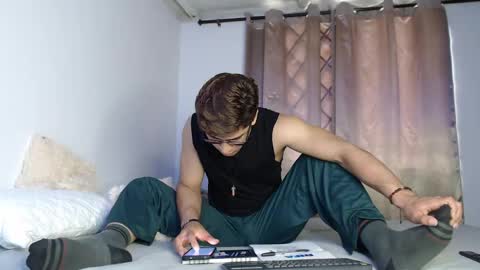 Snapshot of eren_lee chatting on 22, 5, 2026 Eren Lee online show from 22, 5, 2026