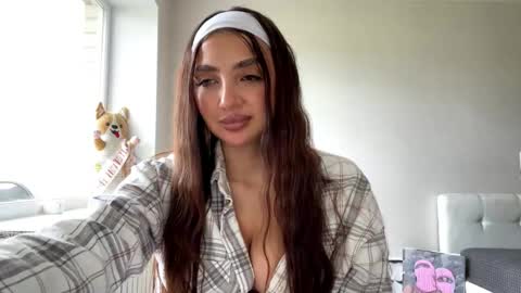 Snapshot of ericwiuff chatting on 15, 5, 2026 Vanessa online show from 15, 5, 2026