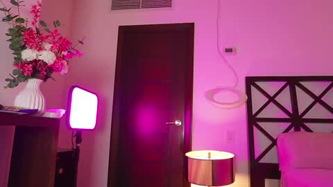 Snapshot of erikabee chatting on 18, 9, 2025 Venus Skye online show from 18, 9, 2025