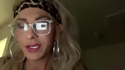 Erika Love online show from 21, 11, 2025