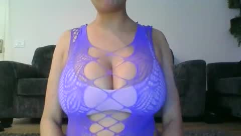 Snapshot of erin2025 chatting on 18, 11, 2025 erin2025 online show from 18, 11, 2025