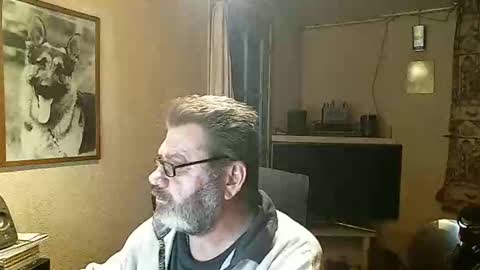 Erwins room welcome sound on online show from 5, 2, 2025