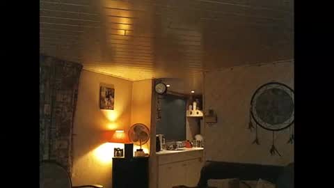 Erwins room welcome sound on online show from 14, 2, 2025