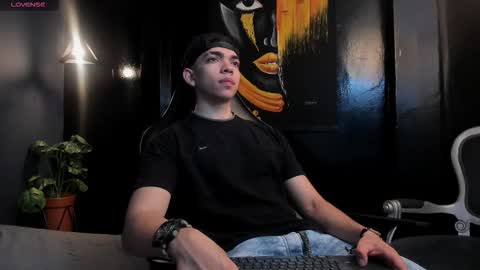 Snapshot of eryonbradley chatting on 27, 11, 2025 Eryon online show from 27, 11, 2025