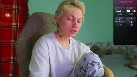 Snapshot of esajukyy chatting on 6, 1, 2025 esajukyy online show from 6, 1, 2025