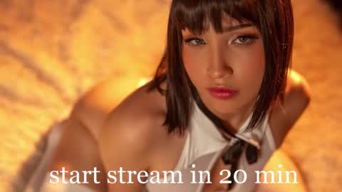 Snapshot of escarlett_wii chatting on 8, 11, 2025 SCARLETT online show from 8, 11, 2025