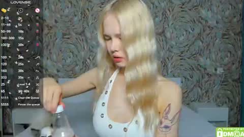 Snapshot of eshcka chatting on 22, 7, 2026 Megan and Brad online show from 22, 7, 2026