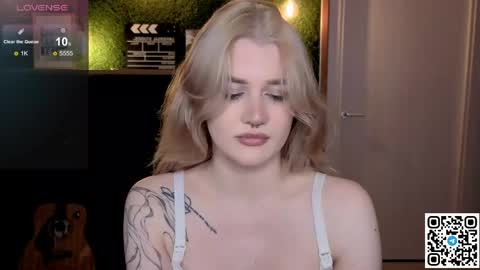 Snapshot of eshleeeygreen chatting on 31, 5, 2026 EshleGreen online show from 31, 5, 2026