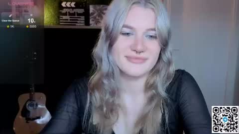 Snapshot of eshleeeygreen chatting on 13, 6, 2026 EshleGreen online show from 13, 6, 2026
