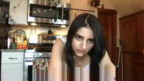 esimaralda online show from 22, 4, 2026