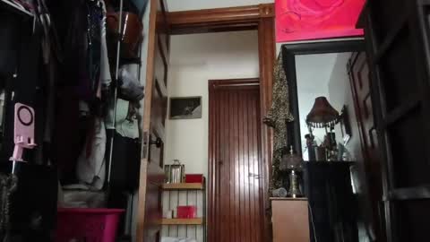 esimaralda online show from 22, 5, 2026