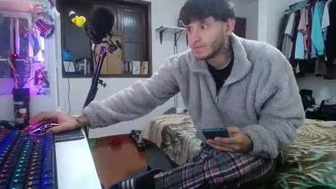 Esteban online show from 7, 1, 2025