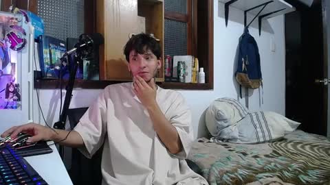 Esteban online show from 3, 2, 2025