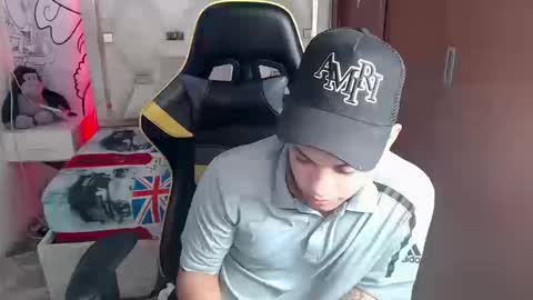 Snapshot of eskayler_ chatting on 9, 9, 2025 eskayler_ online show from 9, 9, 2025