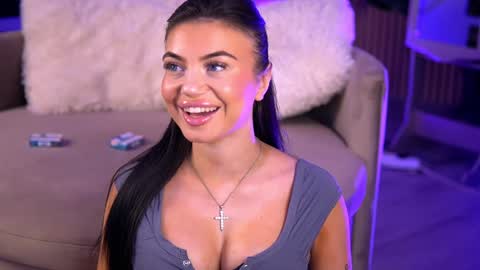 Snapshot of esmeluv chatting on 7, 12, 2024 Esme online show from 7, 12, 2024