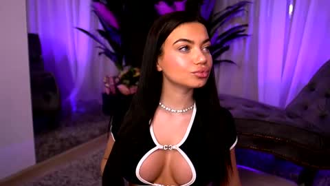Snapshot of esmeluv chatting on 5, 3, 2025 Esme online show from 5, 3, 2025