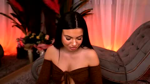 Snapshot of esmeluv chatting on 5, 3, 2025 Esme online show from 5, 3, 2025