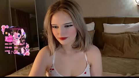 Snapshot of esmemayhem chatting on 27, 9, 2025 Esme online show from 27, 9, 2025