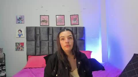 Snapshot of esmeraldaa_sc chatting on 21, 6, 2026 Perla online show from 21, 6, 2026