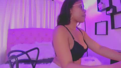 Snapshot of esmeraldabell_ chatting on 25, 3, 2026 Esmeralda online show from 25, 3, 2026