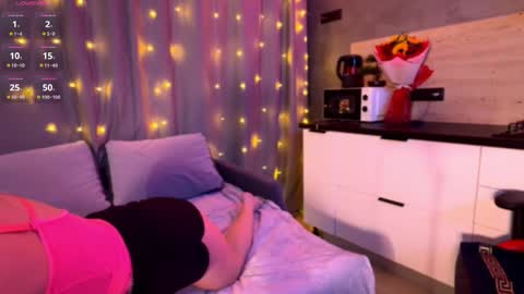 Esmi online show from 5, 12, 2025