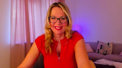 Esmi online show from 6, 12, 2024