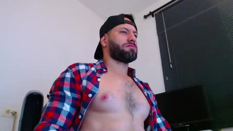 Snapshot of esteban7984068 chatting on 23, 4, 2026 esteban online show from 23, 4, 2026