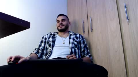 Esteban Fernandez online show from 12, 1, 2025