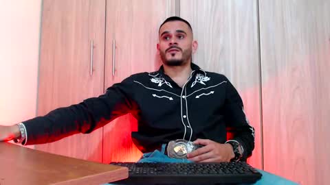 Esteban Fernandez online show from 7, 2, 2025