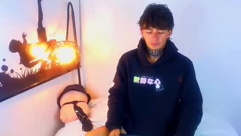Snapshot of estebanchar_ chatting on 16, 9, 2025 Esteban independent model online show from 16, 9, 2025