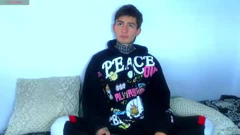 Esteban independent model online show from 27, 7, 2026