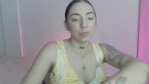 Snapshot of estefa1 chatting on 19, 11, 2025 estefa1 online show from 19, 11, 2025
