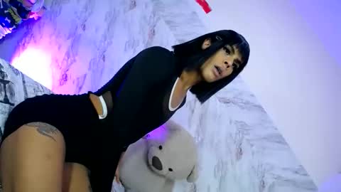 Snapshot of estefani_robles chatting on 24, 4, 2026 estefani robles online show from 24, 4, 2026
