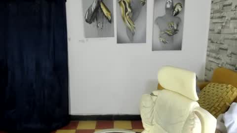 estefani robles online show from 3, 7, 2026