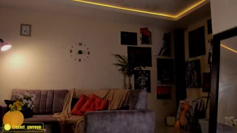 estefy_arroyo1 online show from 8, 11, 2025