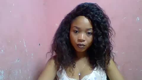 Snapshot of estelah20 chatting on 9, 9, 2025 estelah20 online show from 9, 9, 2025