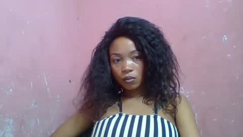 Snapshot of estelah20 chatting on 1, 10, 2025 estelah20 online show from 1, 10, 2025