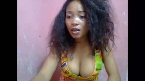 Snapshot of estelah20 chatting on 5, 10, 2025 estelah20 online show from 5, 10, 2025