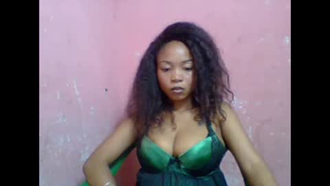 Snapshot of estelah20 chatting on 6, 10, 2025 estelah20 online show from 6, 10, 2025