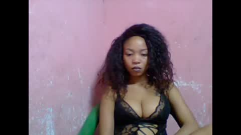 Snapshot of estelah20 chatting on 18, 10, 2025 estelah20 online show from 18, 10, 2025