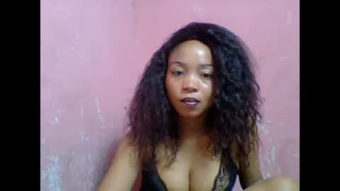 Snapshot of estelah20 chatting on 21, 10, 2025 estelah20 online show from 21, 10, 2025