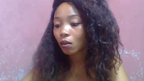 Snapshot of estelah20 chatting on 3, 11, 2025 estelah20 online show from 3, 11, 2025